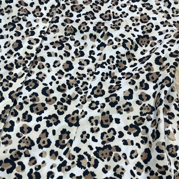 Chico's Animal Print No Iron Button Up Shirt Blouse Size 2 12/14 Mob Wife - Picture 8 of 12